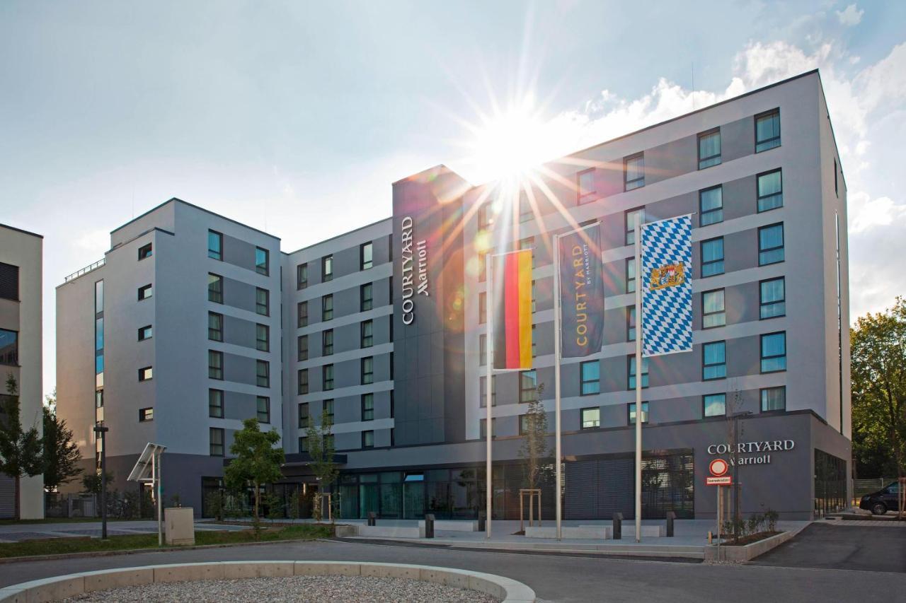 Courtyard By Marriott Oberpfaffenhofen Munich South Hotel Gilching Exterior photo