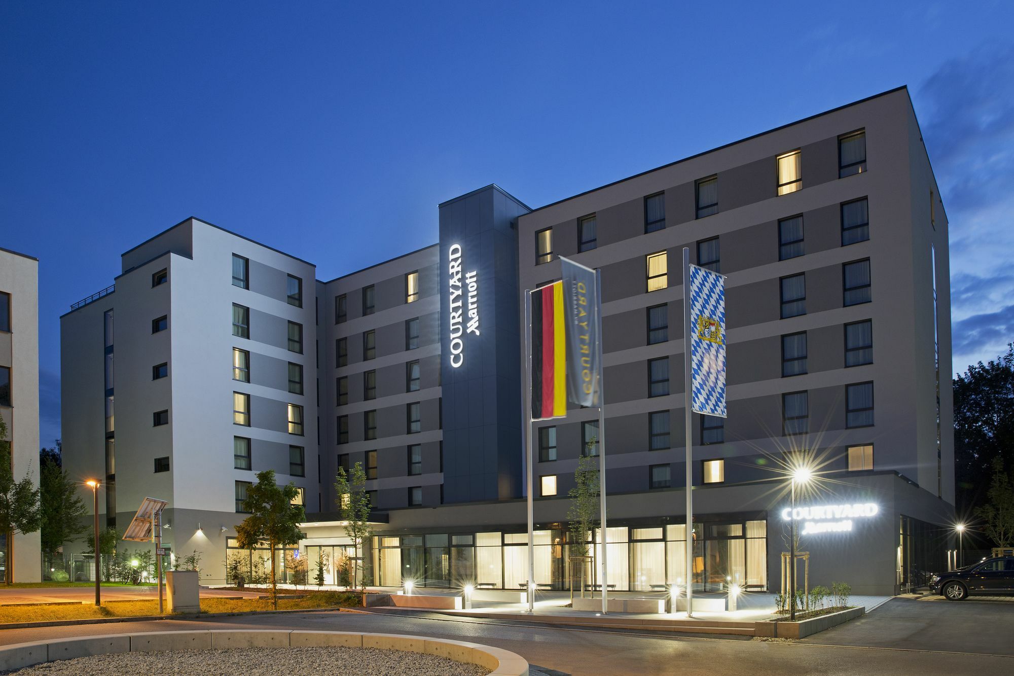 Courtyard By Marriott Oberpfaffenhofen Munich South Hotel Gilching Exterior photo